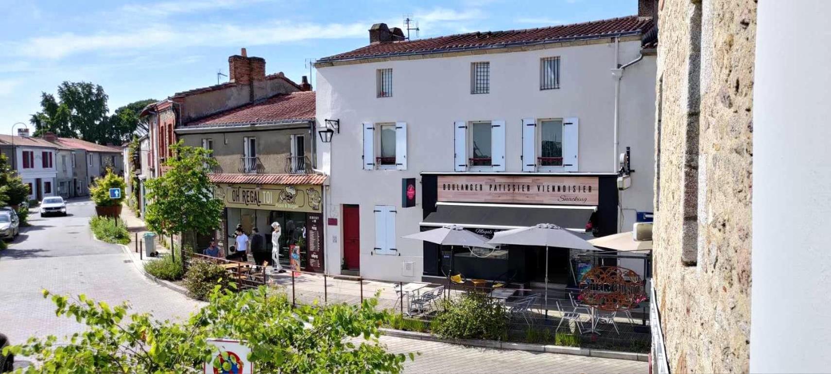 Apartment Duplex Dans Quartier Plein De Charme Clisson